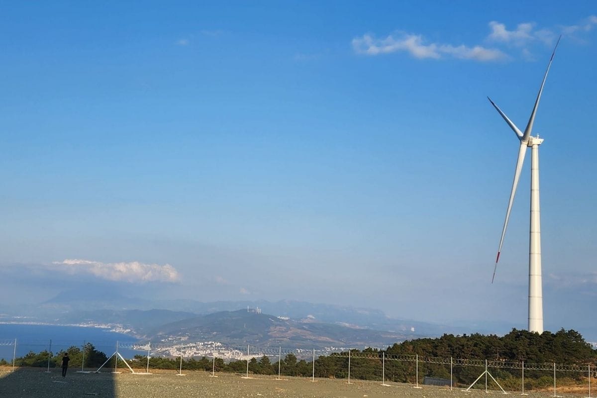 Bursa’nın Mudanya ilçesinde ticari üretime başlayan 11 MWm kurulu gücündeki Çepni RES’in ENERCON rüzgar türbinleri