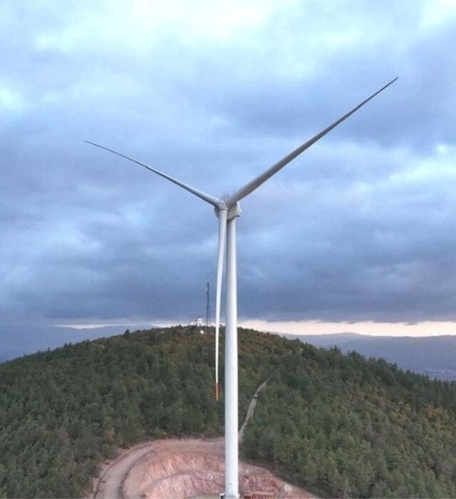 Enerjisa Üretim’in 1.000 MW’lık YEKA-2 RES projeleri kapsamında kurulan rüzgar türbinleri
