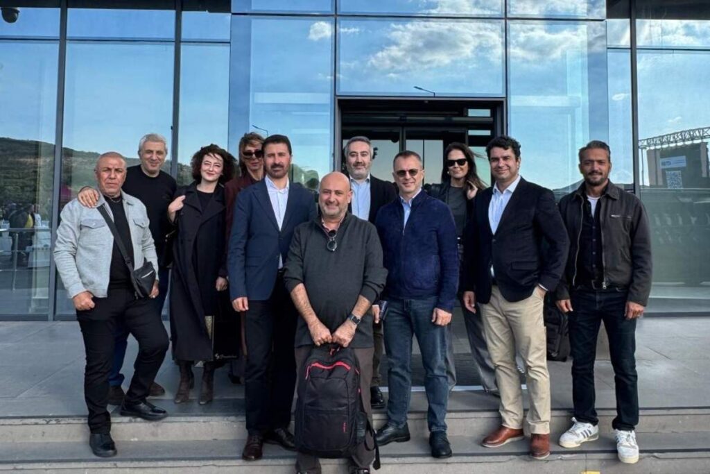 Nordex’in Menemen kanat fabrikasında düzenlenen, Yeşil Rüzgar’ın da katıldığı fabrika gezisi ve basın buluşması.